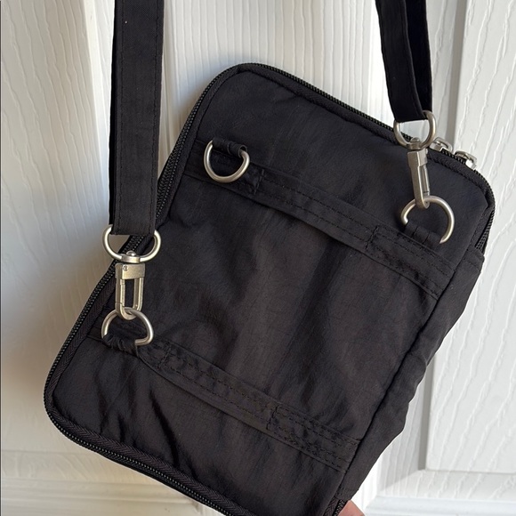 NWOT Baggallini Black Crossbody Bag with Long Strap - Picture 7 of 11